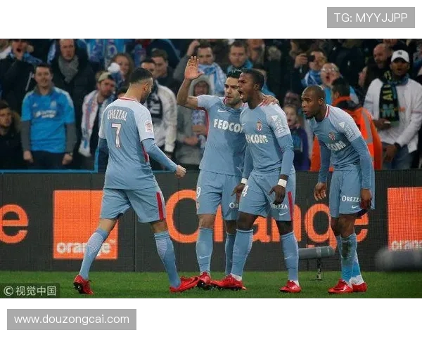 法甲攻守数据对比:均衡球队与极端打法的分析 法甲攻守数据对比:均衡球队与极端打法的分析