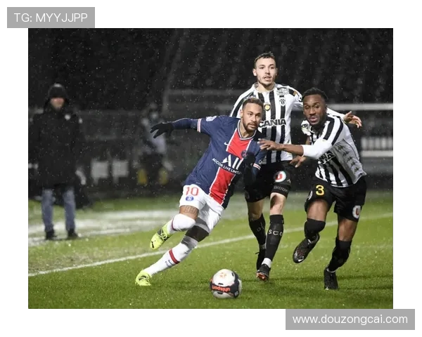 法甲马赛控球打法:马赛的控球打法与传控战术解析 法甲马赛控球打法:马赛的控球打法与传控战术解析