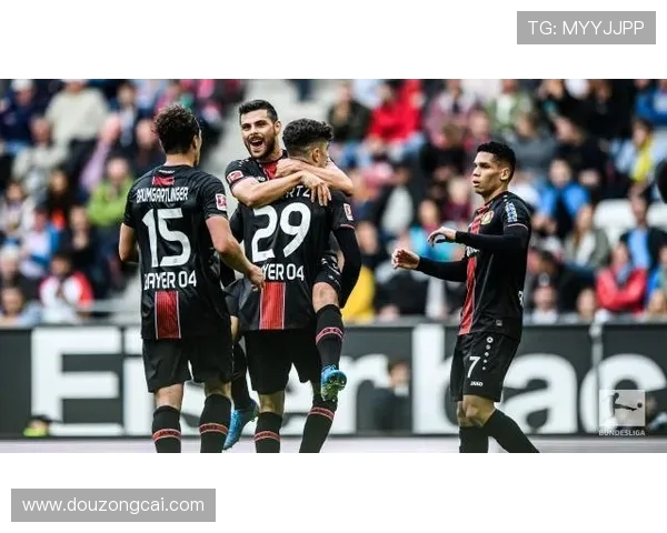 美因茨与弗赖堡激烈对决最终比分揭晓分析