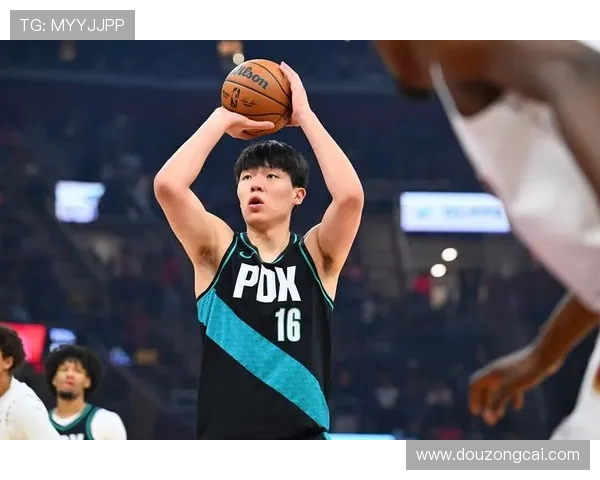 杨瀚森上半场状态低迷表现不佳仅得2分5板2助3失误引发关注